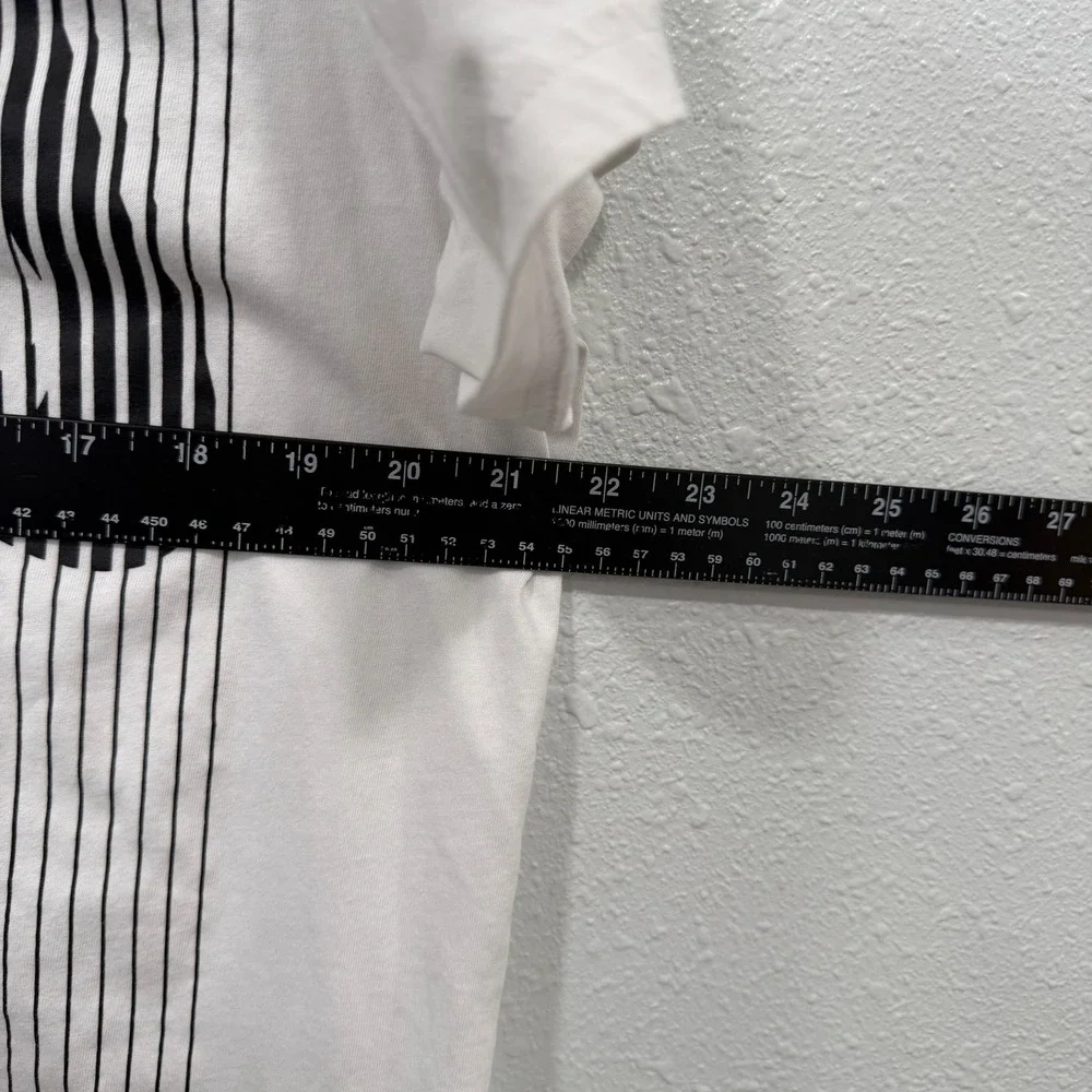Nike Dri-FIT Mens XL White Black Split Swoosh Pinstripe Graphic T-Shirt